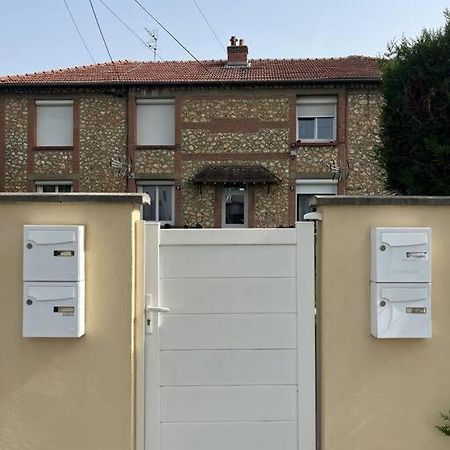 Logement 10 Minutes De Rouen Oissel Exterior photo