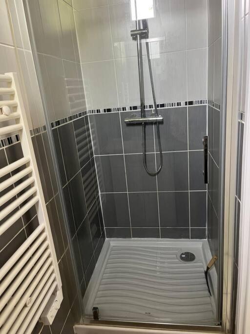 Logement 10 Minutes De Rouen Oissel Exterior photo